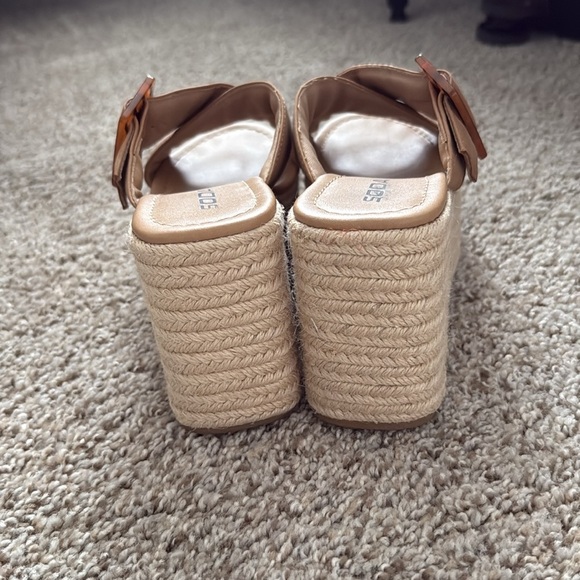 Soda Platform Sandals size 7 - Picture 7 of 7